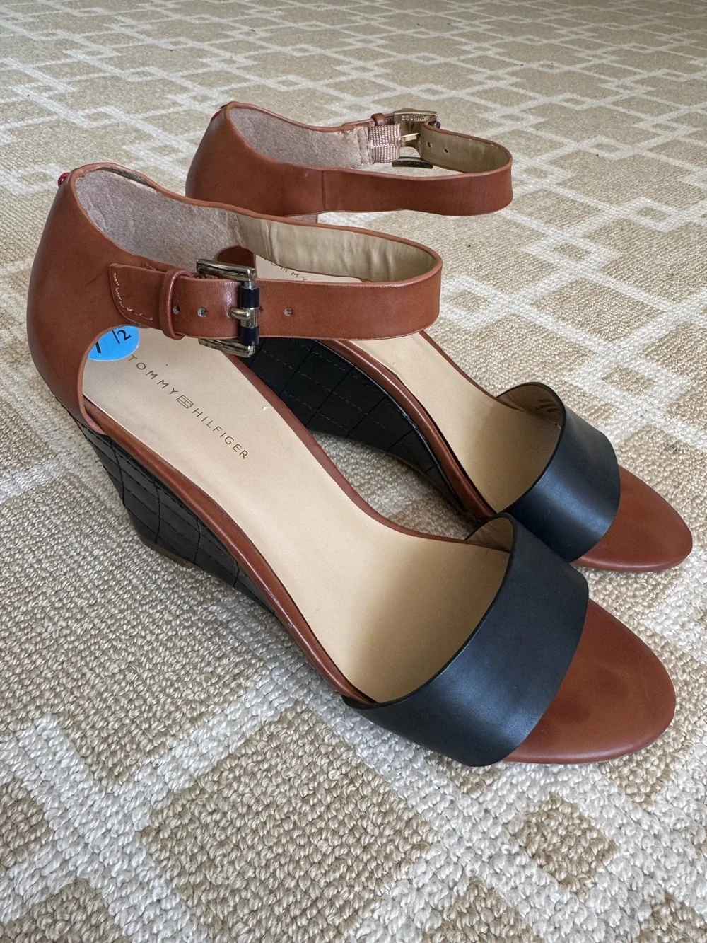Tommy Hilfiger Ankle Strap Wedge Sandals Brown Black Leather Size 7.5